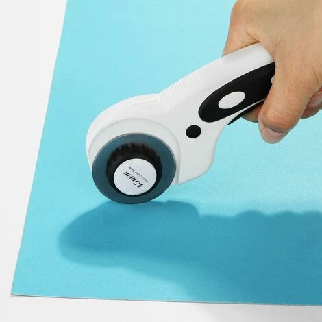 TRIOMPHE Schwarz Rotary Cutter Kit 45MM Cutter Patchwork Rundmesser Rundmesser Rollmesser Stoffmesser Ledermesser Nähen Stoff Leder Nähen 3 TRIOMPHE Schwarz Rotary Cutter Kit 45MM Cutter Patchwork Rundmesser Rundmesser Rollmesser Stoffmesser Ledermesser Nähen Stoff Leder Nähen – Bild 3