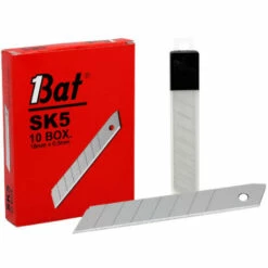 Blisterpackung Mit 10 Breiten Klingen 18 Mm. Hohe Qualität Bismark