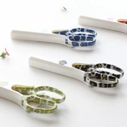 DONTODENT Papierschere, Edelstahlklinge/Kunststoffgriffe, Blumendesign, Inspiration, Schwarz -Angebote Schneidwerkzeug Store 57905087 3