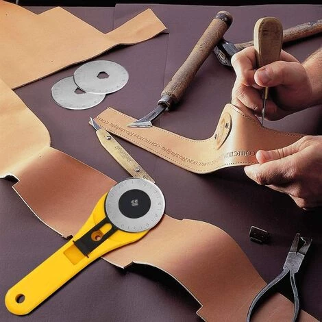 BARES Rotary Cutter 45 Mm Fabric Cutter With Set Of 5 Spare Blades, Cutting Mat And Protective Mechanism (Blade) 5 BARES Rotary Cutter 45 Mm Fabric Cutter With Set Of 5 Spare Blades, Cutting Mat And Protective Mechanism (Blade) – Bild 5