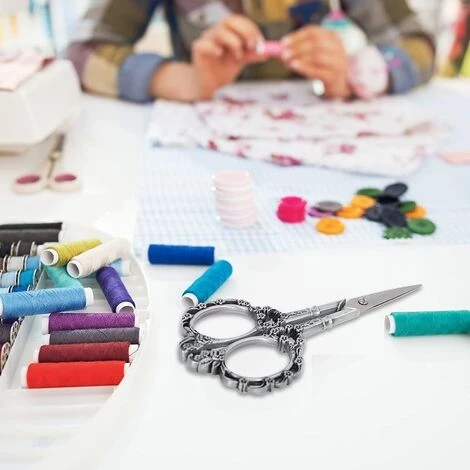 ILOVEMILAN Stickerei-Nähschere Mit Lederscherenabdeckung 4,5-Zoll-Bastelschere, Scharfe Schere Aus Edelstahl, Bastelschere, Schere Für Handarbeiten, Kunstwerke, Manuelles Nähen, Handwerkswerkzeug 5 ILOVEMILAN Stickerei-Nähschere Mit Lederscherenabdeckung 4,5-Zoll-Bastelschere, Scharfe Schere Aus Edelstahl, Bastelschere, Schere Für Handarbeiten, Kunstwerke, Manuelles Nähen, Handwerkswerkzeug – Bild 5