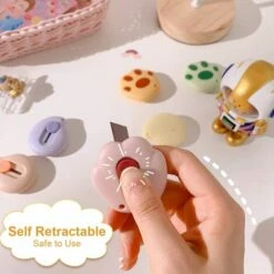 ILOVEMILAN Set Mit 3 Süßen, Einziehbaren Allzweckmessern Für Pappe, Scharfe Kanten Zum Basteln, Glatter Mechanismus, Perfekt Für Büro, Schule Und Zuhause. -Angebote Schneidwerkzeug Store 65948287 3