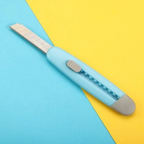 ILOVEMILAN 4er-Pack Kartonschneider, Einziehbares Allzweckmesser Mit 9 Mm Abbrechklinge, Scharfe Und Einfach Zu Verwendende Kleine Schneidwerkzeuge Zum Öffnen Von Paketen, Briefen Und Kartons. 2 ILOVEMILAN 4er-Pack Kartonschneider, Einziehbares Allzweckmesser Mit 9 Mm Abbrechklinge, Scharfe Und Einfach Zu Verwendende Kleine Schneidwerkzeuge Zum Öffnen Von Paketen, Briefen Und Kartons. – Bild 2