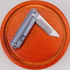 BENOBBY KIDS Mini Samurai Schl��sselanh?nger Taschenmesser, 1,45 Zoll Kleines Flippermesser Mit Rasiermesserscharfer D2 Tanto-Klinge, Blau Eloxierte Titangriffe Mit Framelock-Kragen, Schl��sselanh?nger, EDC-Klappmesser -Angebote Schneidwerkzeug Store 67069532 5