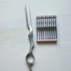 FUIENKO 10 Stücke Klinge + 1 Stücke Ausdünnung Schere Barber Gefieder Stylist Salon Friseur Haar Salon Edelstahl Professionelle Werkzeug,74-4black -Angebote Schneidwerkzeug Store 67130037 4