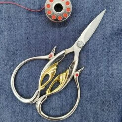 FUIENKO Schwan Design Edelstahl Antike Schere Haushalts Produkte Häutchen Schere Sewing Supplies Handwerk Schere Stoff Schneiden,Gold 9 FUIENKO Schwan Design Edelstahl Antike Schere Haushalts Produkte Häutchen Schere Sewing Supplies Handwerk Schere Stoff Schneiden,Gold -Angebote Schneidwerkzeug Store 68391879 5